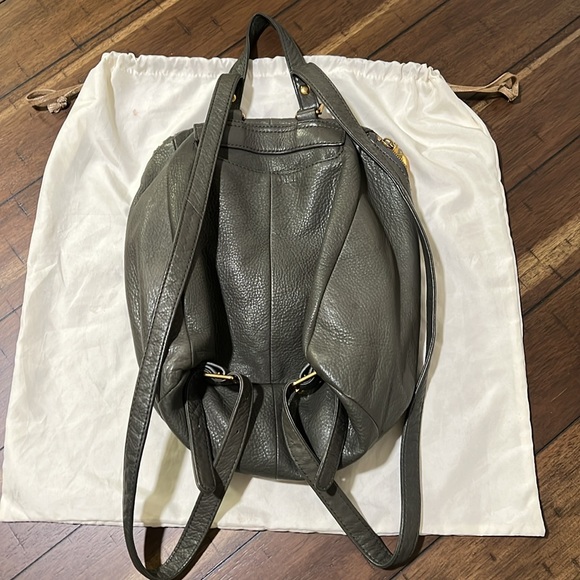 Hobo River Backpack vintage green color with gold hardware - Picture 3 of 6